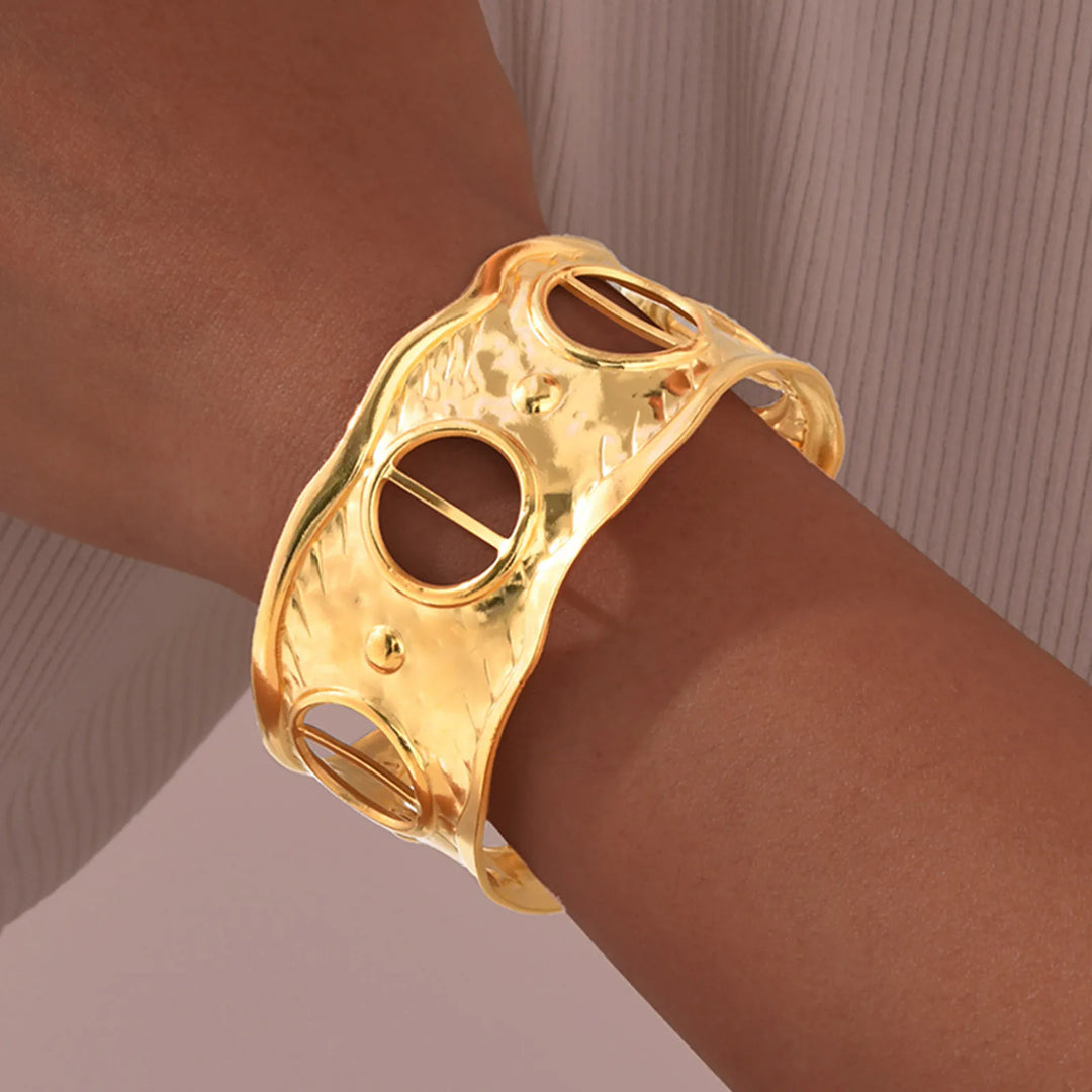 Baroness Silk Cuff