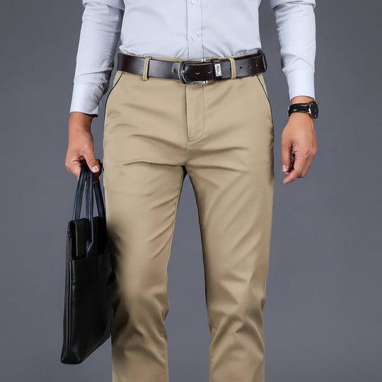Men's broadcloth tailored trousers with flat-front design