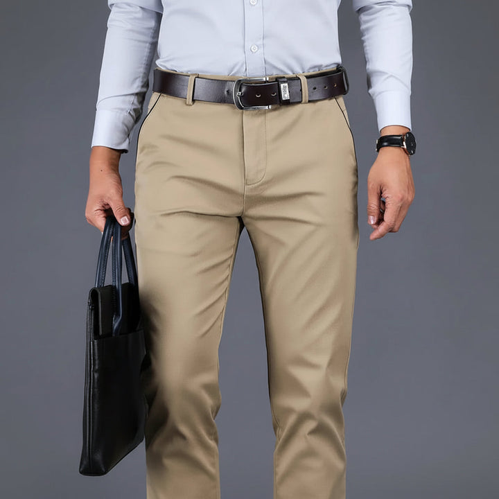 Men's broadcloth tailored trousers with flat-front design