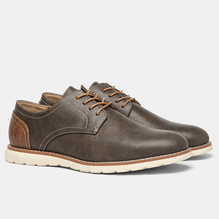 Men's leather casual shoes with lace-up low-profile shape