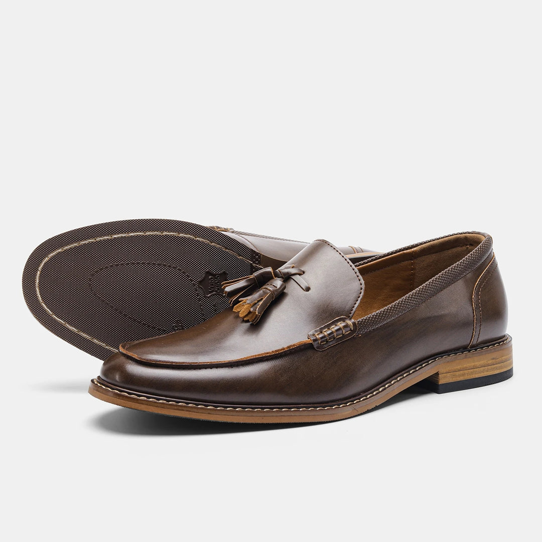 Men's leather summer shoes with breathable warm-weather panels