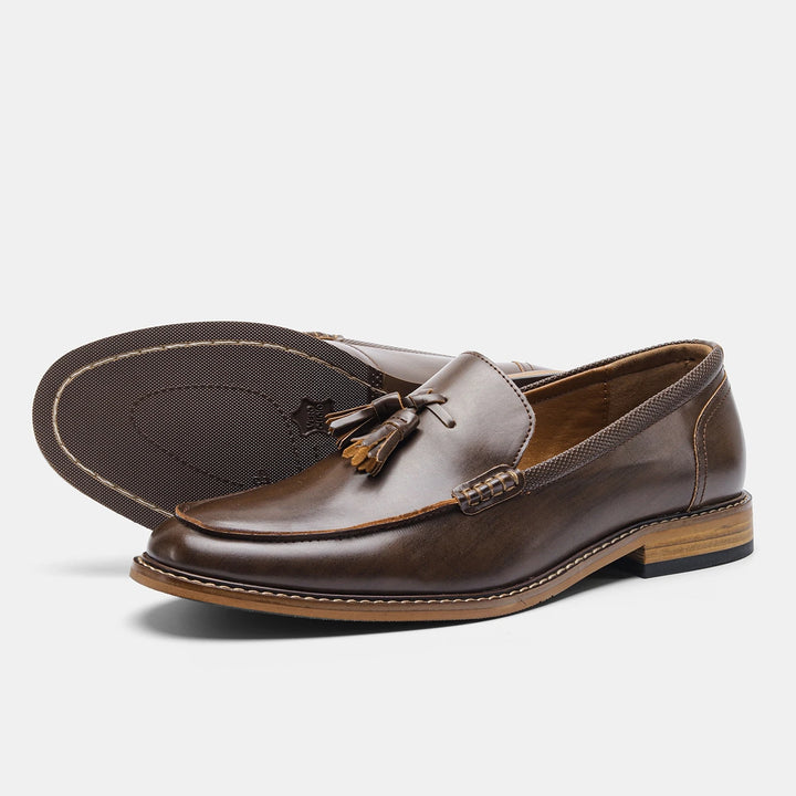 Men's leather summer shoes with breathable warm-weather panels