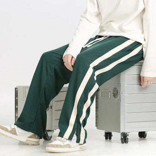 Men's lightweight cotton sweatpants with relaxed fit