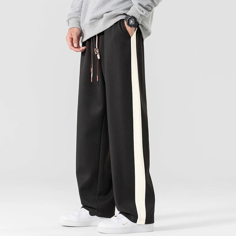 Men's wide-leg sweatpants with soft relaxed fit