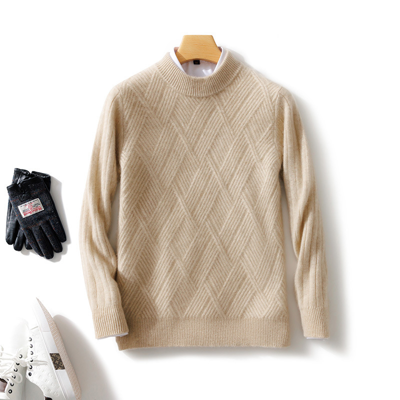 Men's cashmere sweater with soft refined knit texture