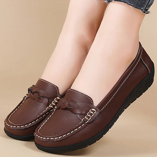 Women's split leather loafers with cushioned footbed