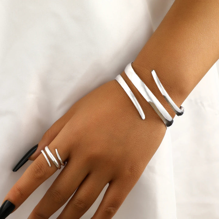 Auryn Sculpted Line Set