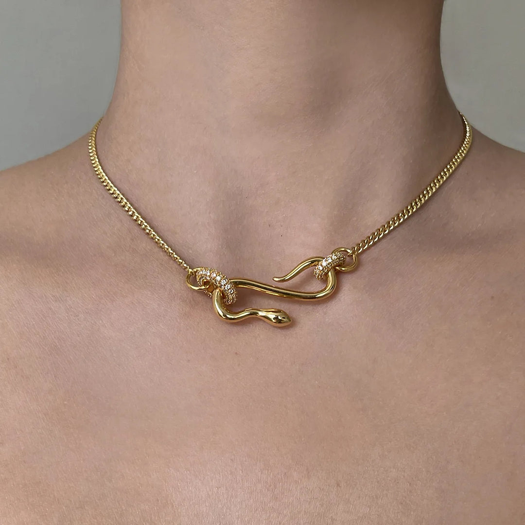 Serpentina Zircon Clasp Necklace